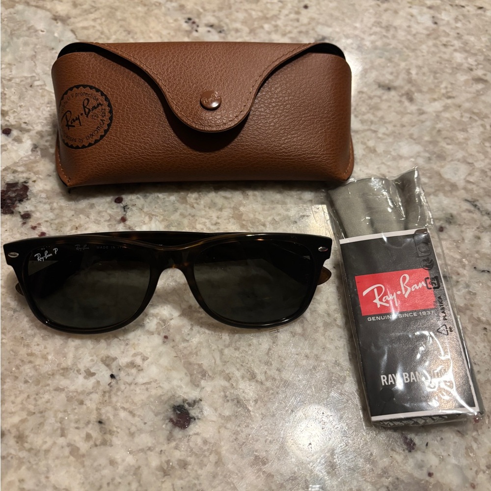Ray-Ban Wayfarer Classic Polarized with Case